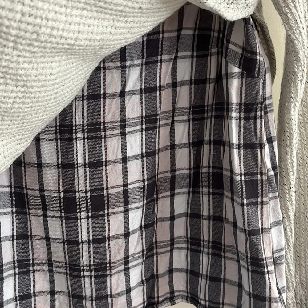 Sanctuary Slit‎ Sided Sweater sz XS Gray Anthropologie Comfort casual Plaid